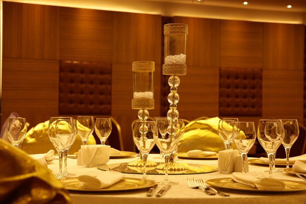 Atasehir Palace Hotel & Conference Istanbul Eksteriør billede