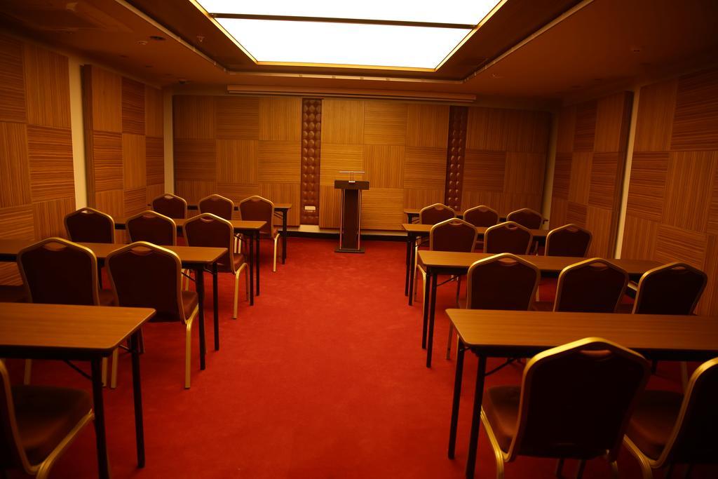 Atasehir Palace Hotel & Conference Istanbul Eksteriør billede