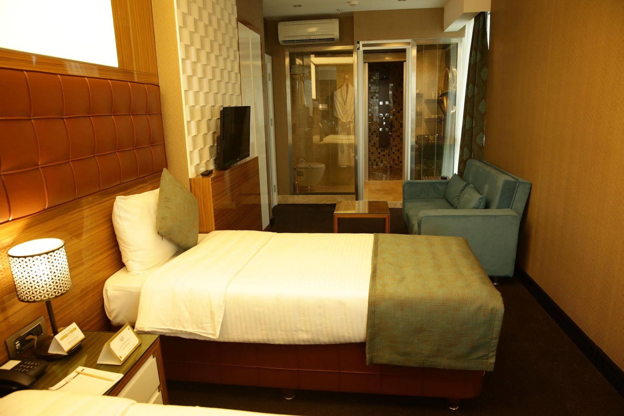 Atasehir Palace Hotel & Conference Istanbul Eksteriør billede